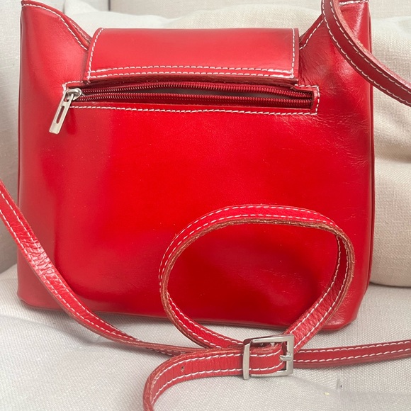 Vibrant Red Leather Crossbody Bag with Glossy Finish - Picture 10 of 14